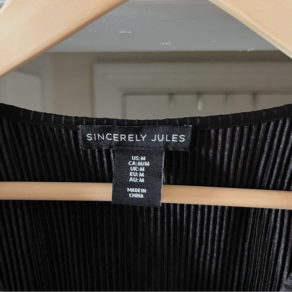 Shiny Ribbed Top - Picture 2 of 3